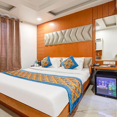 Hotel Tashkent Palace - Near New Delhi Railway Station Екстер'єр фото