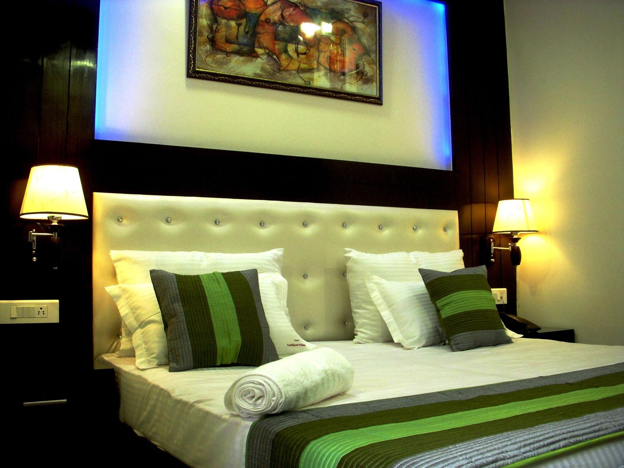 Hotel Tashkent Palace - Near New Delhi Railway Station Екстер'єр фото