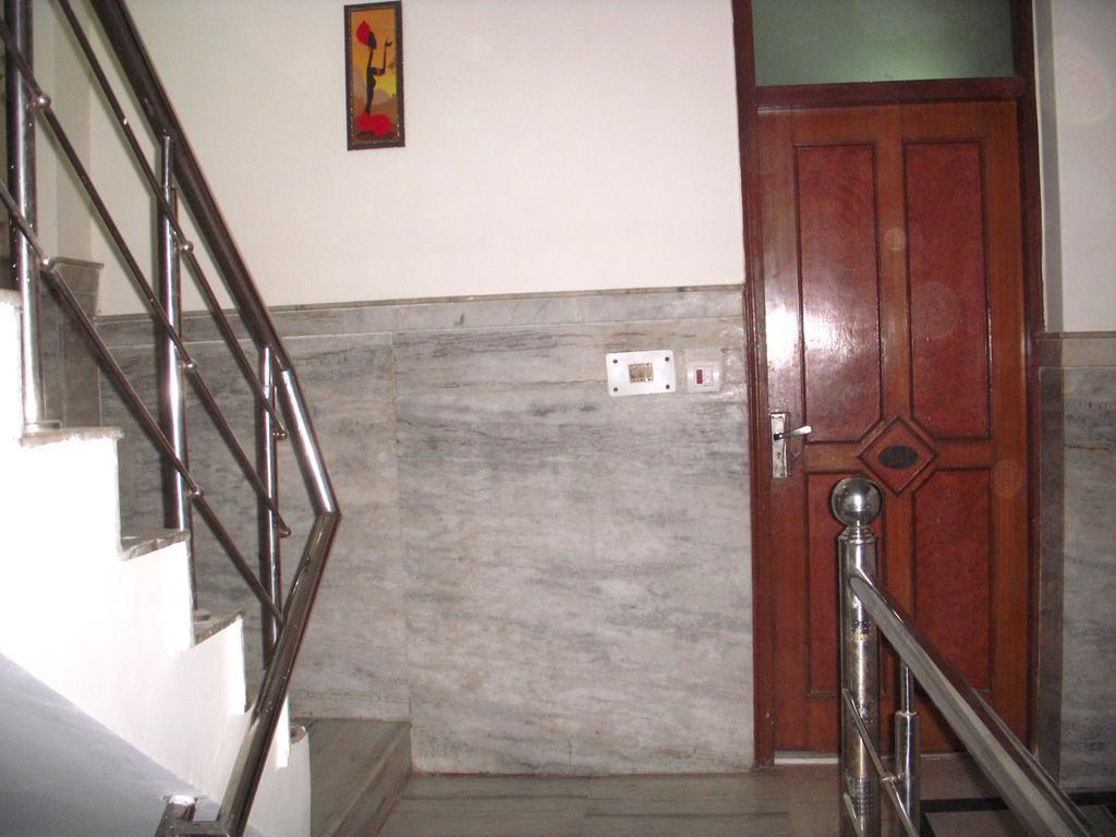 Hotel Tashkent Palace - Near New Delhi Railway Station Екстер'єр фото