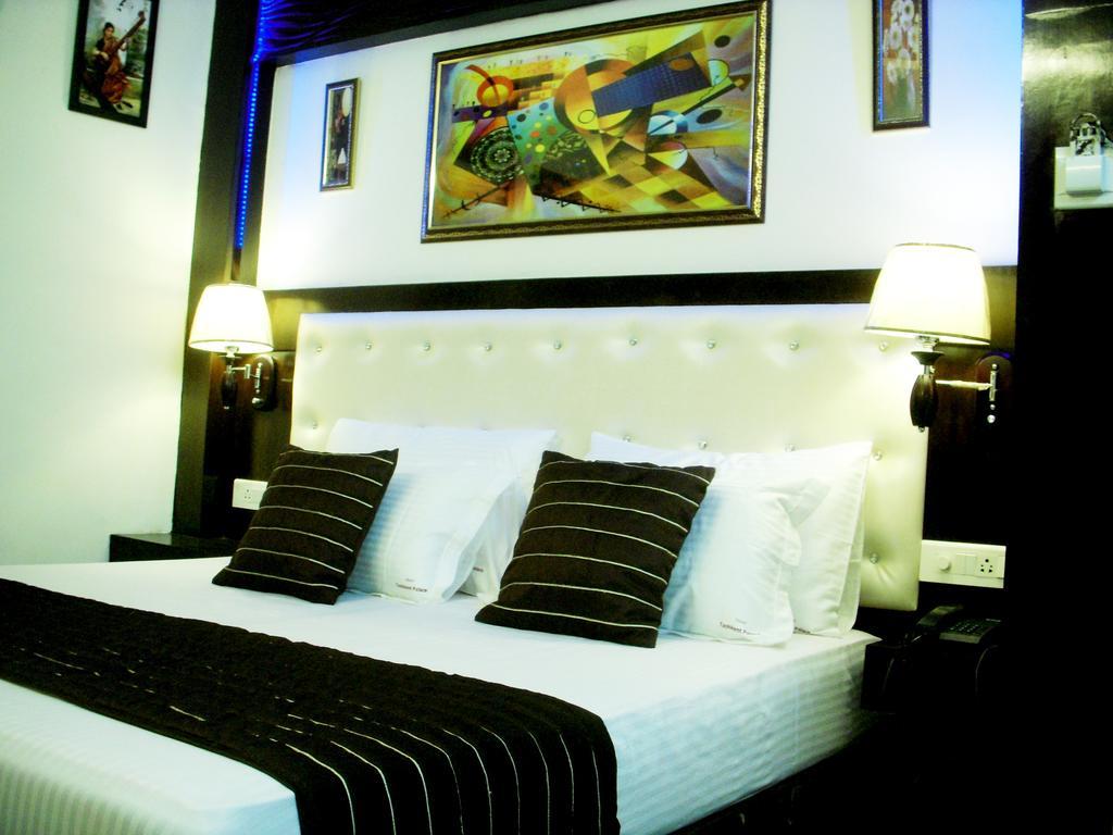 Hotel Tashkent Palace - Near New Delhi Railway Station Екстер'єр фото