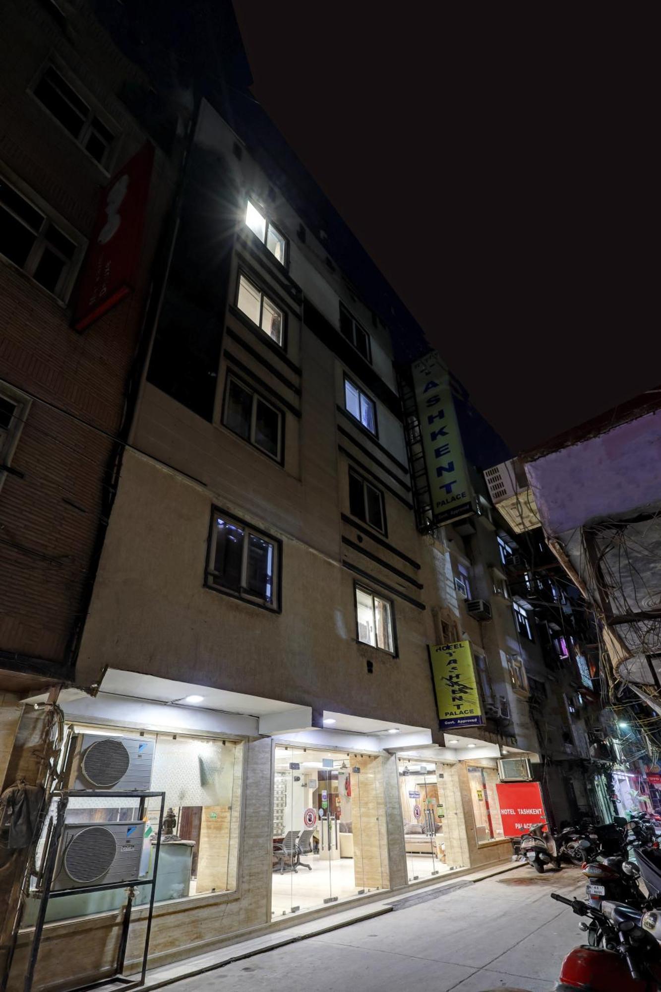 Hotel Tashkent Palace - Near New Delhi Railway Station Екстер'єр фото