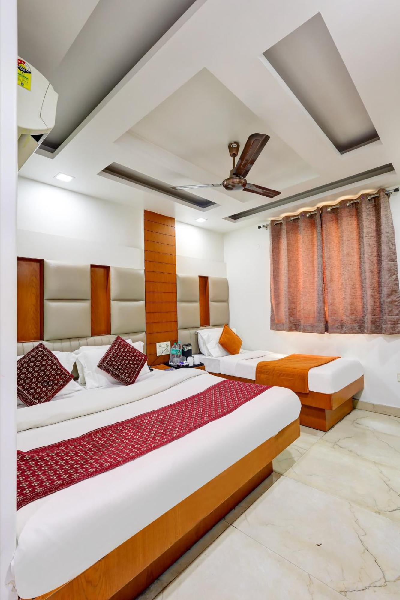Hotel Tashkent Palace - Near New Delhi Railway Station Екстер'єр фото