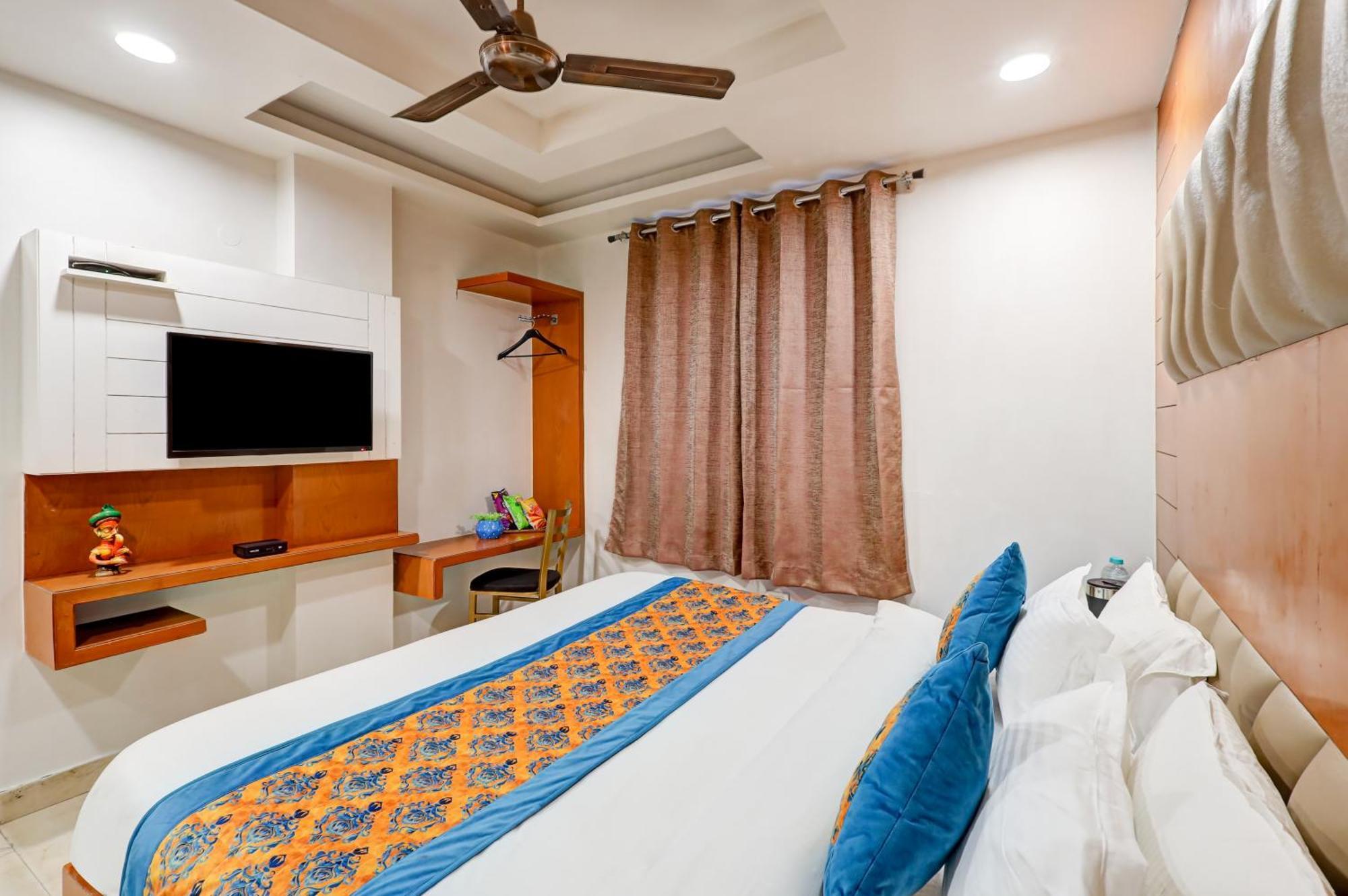 Hotel Tashkent Palace - Near New Delhi Railway Station Екстер'єр фото