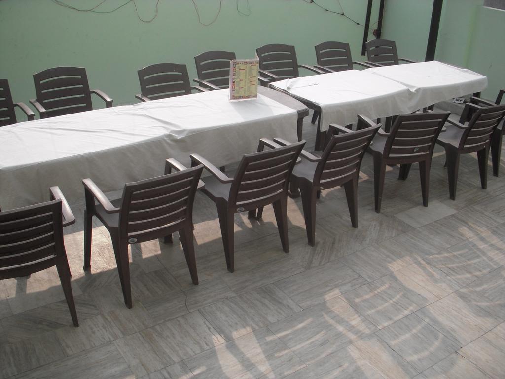 Hotel Tashkent Palace - Near New Delhi Railway Station Екстер'єр фото